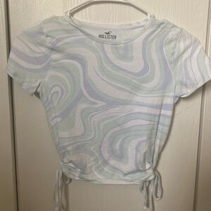 Hollister Co. white and blue swirl crop top with cinched sides